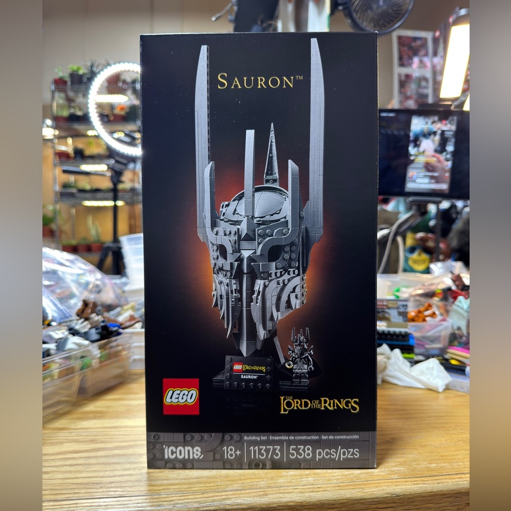 New Sealed LEGO 11373 Sauron Lord of the Rings LOTR Helmet Set w/ Minifigure